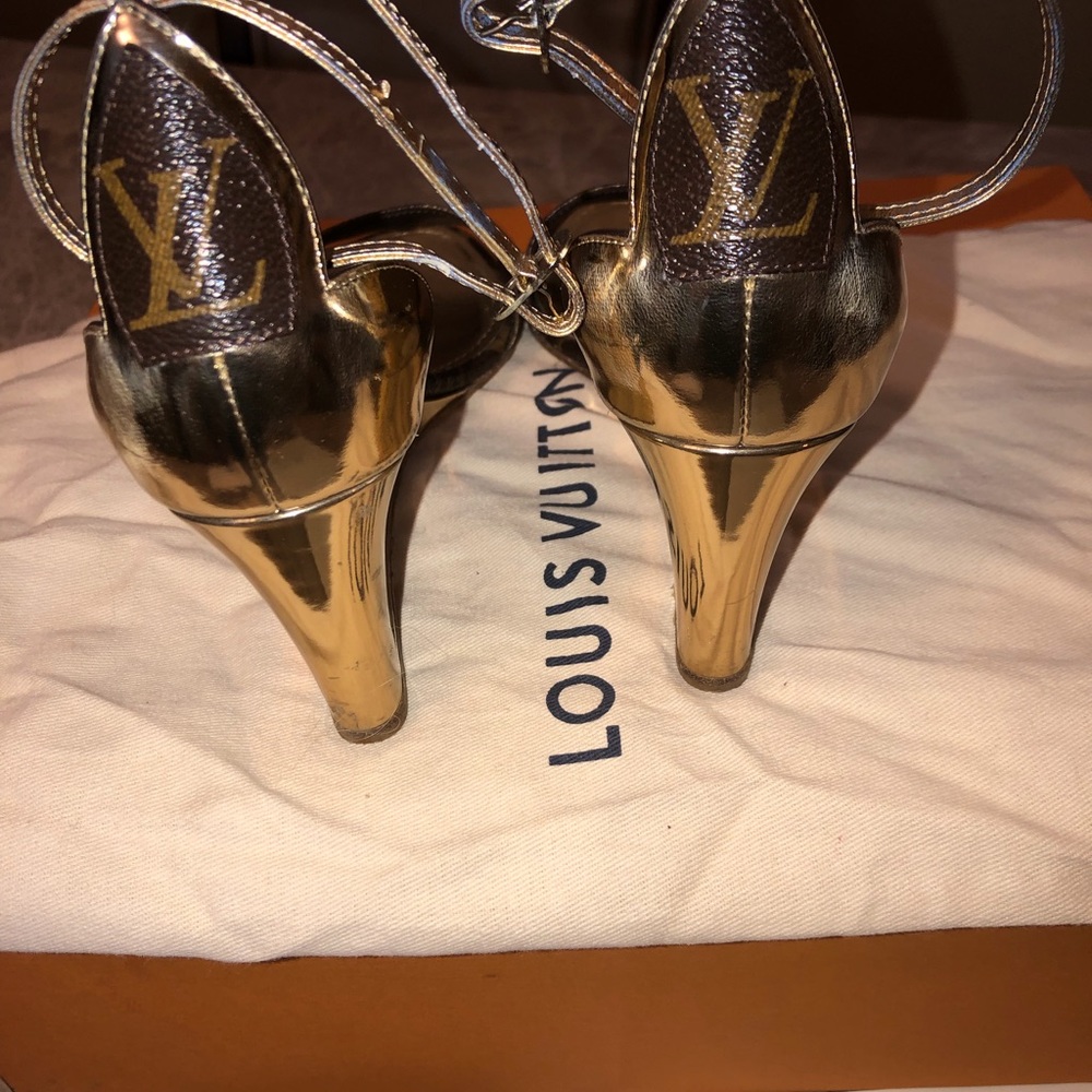 Louis Vuitton shoes - Picture 2 of 8